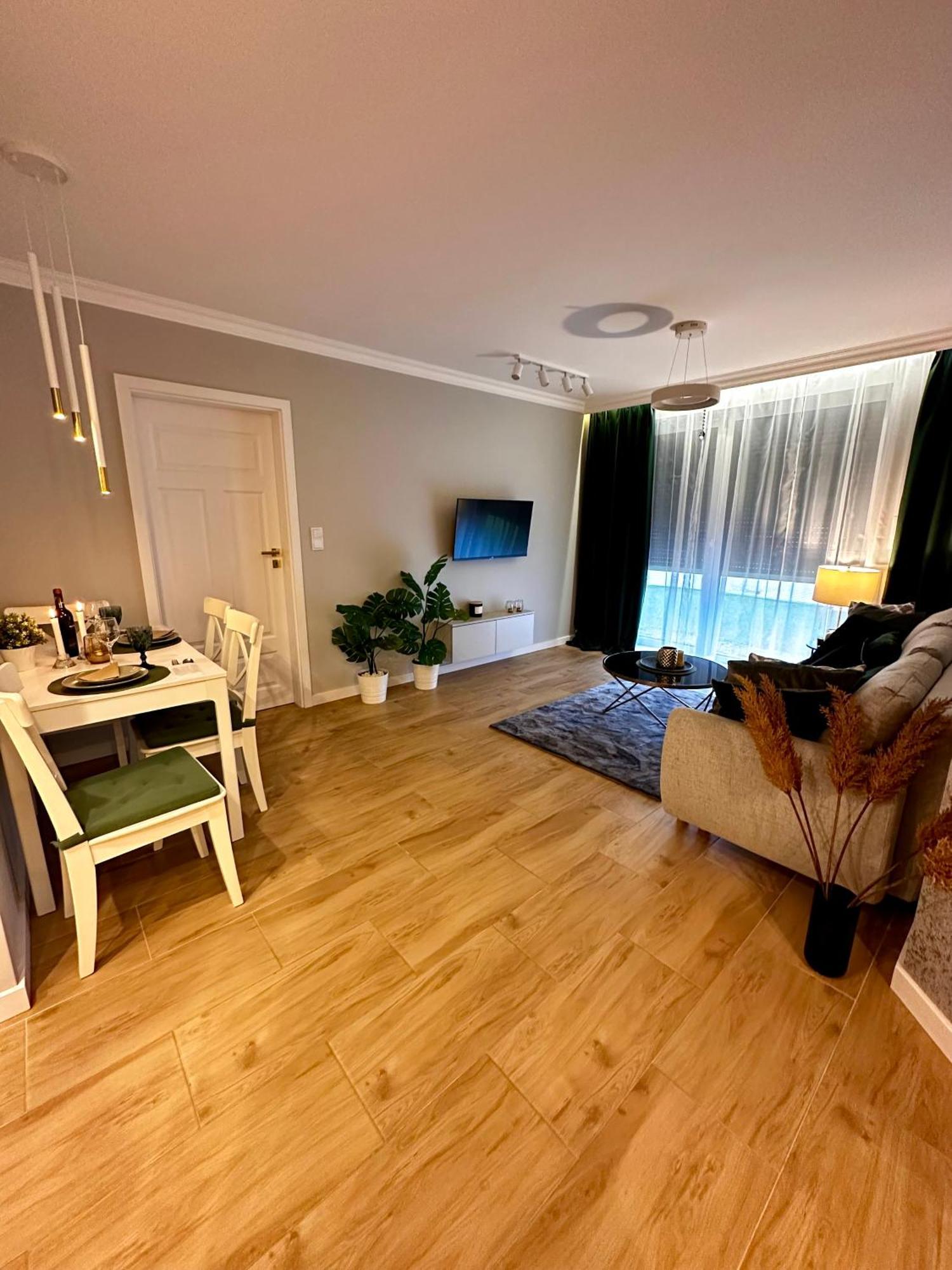 Apartamenty Kielce- Klonowa Nad Zalewem, 1-13 Osob, Faktura, Parking, Centrum Buitenkant foto